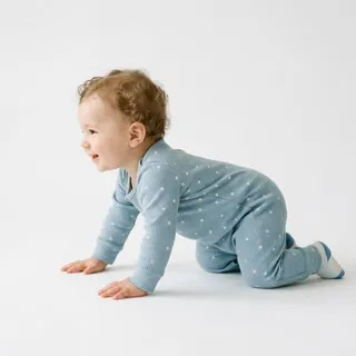 Crawling, a flash card photograph for children