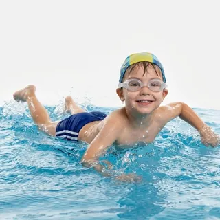 Swimming, a flash card photograph for children