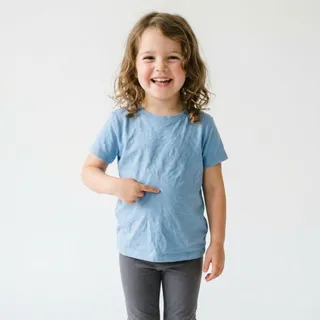 Tummy, a flash card photograph for children