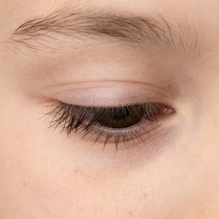Eyelash, a flash card photograph for children