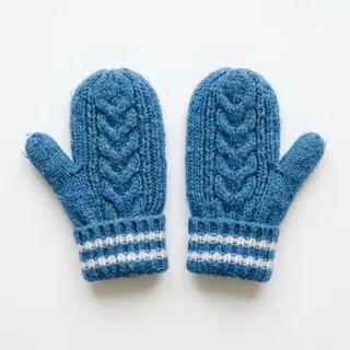 Mittens, a flash card photograph for children