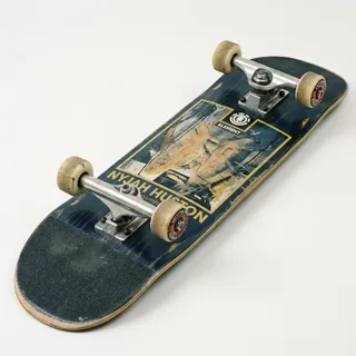 Skateboard, a flash card photograph for children